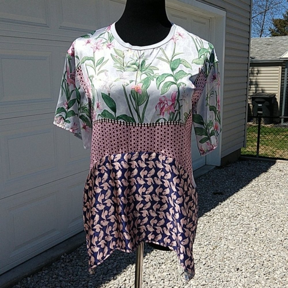 Zara pink and blue floral size small shirt